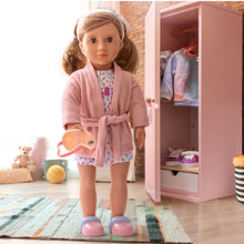 Closet de madera para muñeca