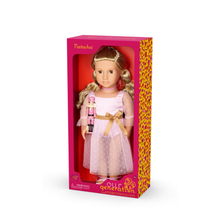 Muñeca Natasha con vestido rosa y Cascanueces