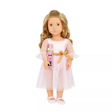 Muñeca Natasha con vestido rosa y Cascanueces