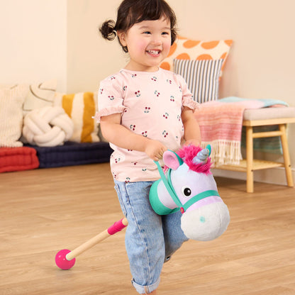 Unicornio de Palo con Sonido Battat