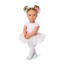 Muñeca Kassia con tutu arcoíris de ballet