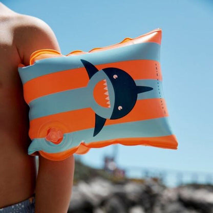 Flotador De Brazo Diseño Tiburón