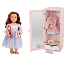 Pack Muñeca Our Generation Clara El Cascanueces 46 cm + Closet de Madera