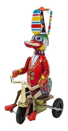 Pato en bicicleta